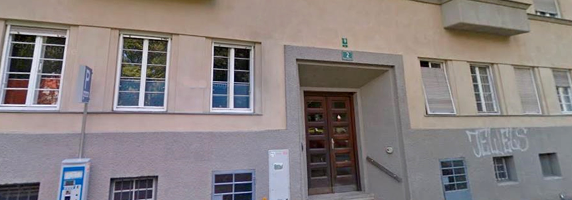 Schöne 3 Zimmer Altbauwohnung am Mezzanin mit Innenhofbalkon in LKH-Nähe zu vermieten